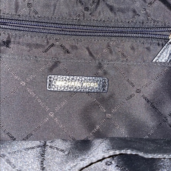 Michael Kors purse - Picture 8 of 8